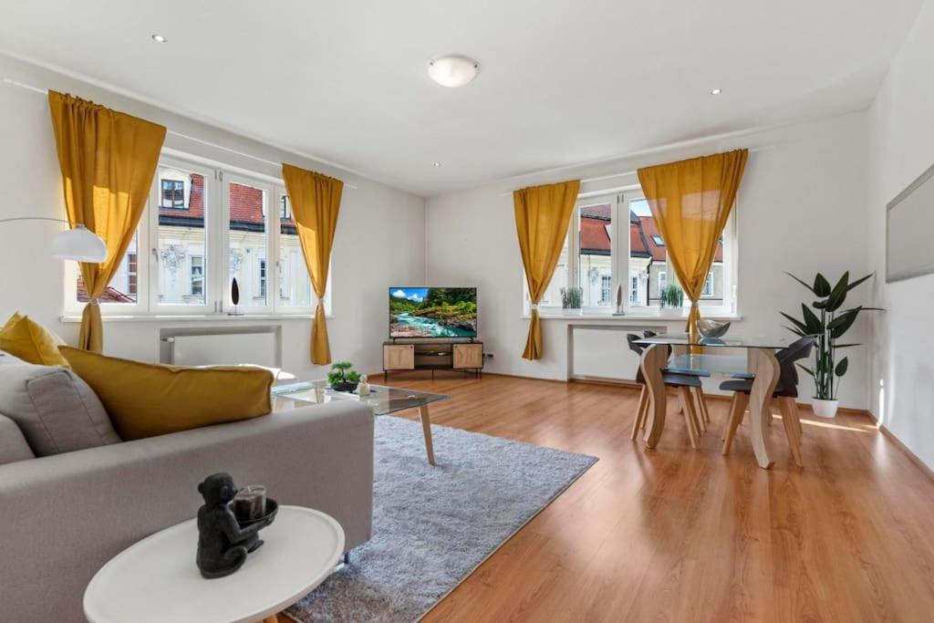 Exclusive Apartment In Centre Pressburg Exterior foto